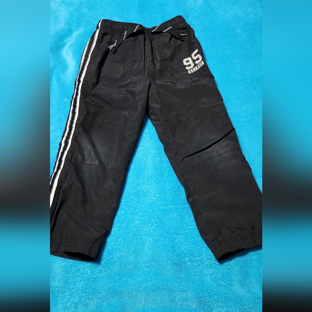 OshKosh boy's 95 Graphic Black Track Pants size 6